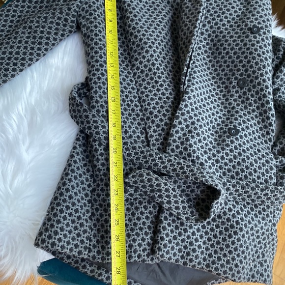 Geometric style coat - Picture 9 of 17